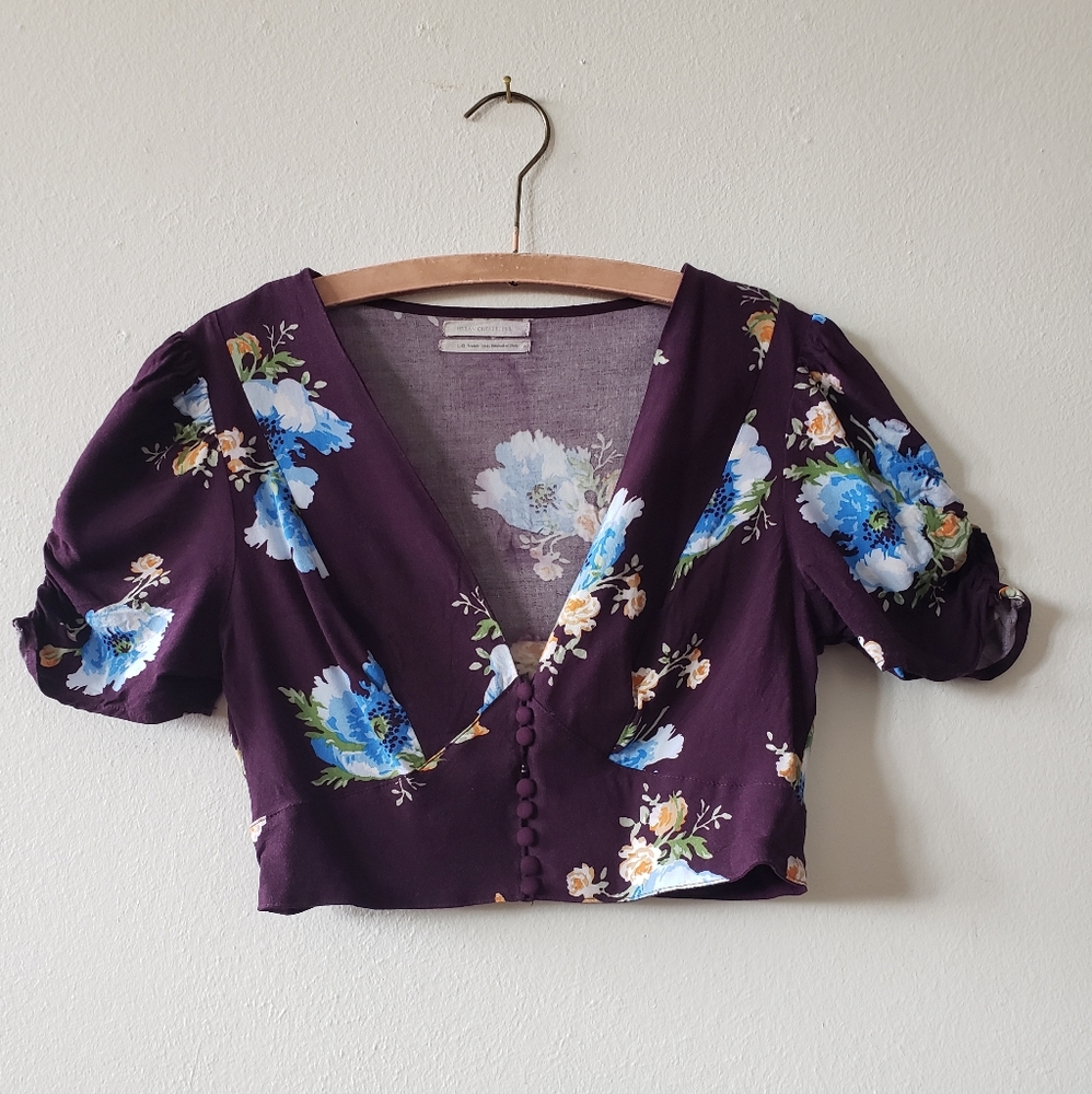 Urban outfitters crop top in size Large